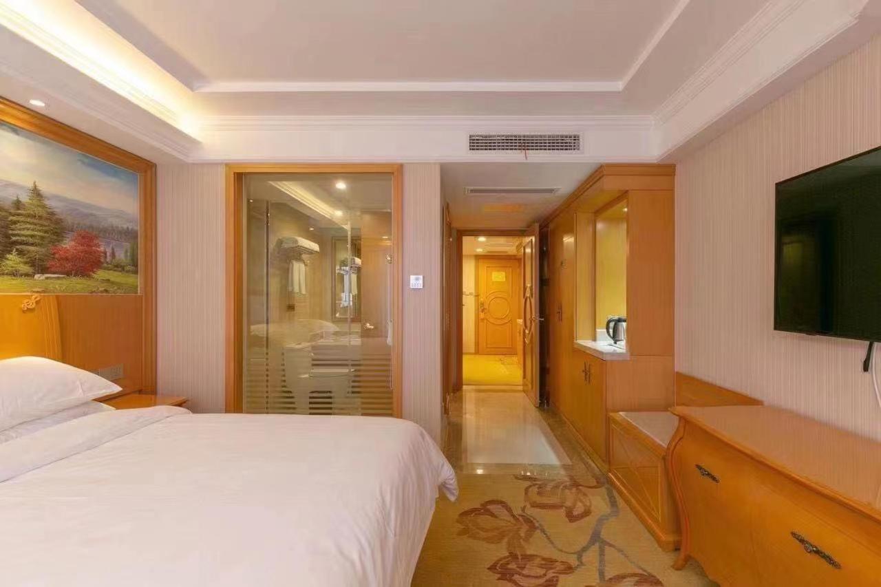 Vienna International Hotel Shanghai Pudong New International Exbition Central מראה חיצוני תמונה